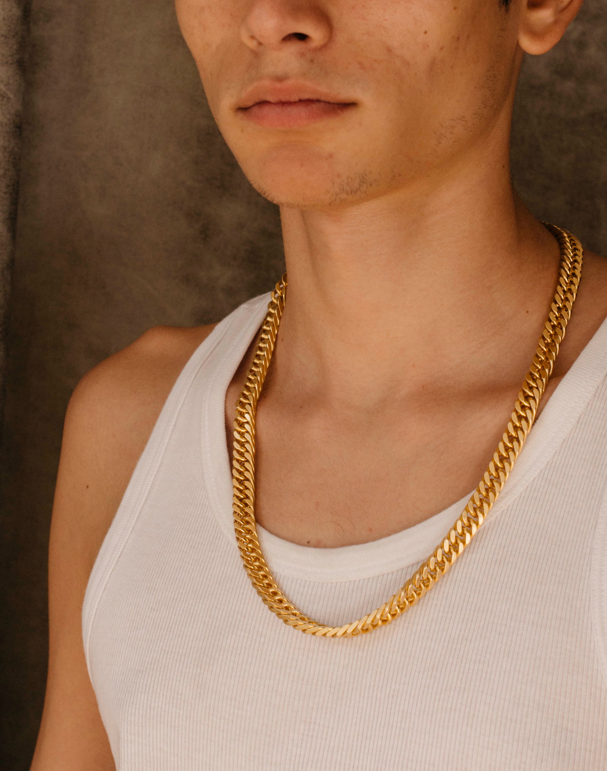 thick gold CURB CHAIN   necklace