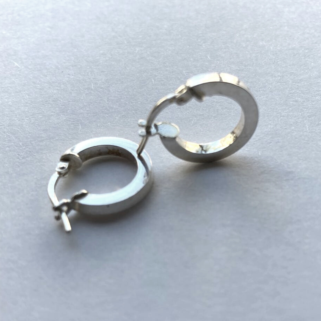 SILVER SQUARED HOOPS